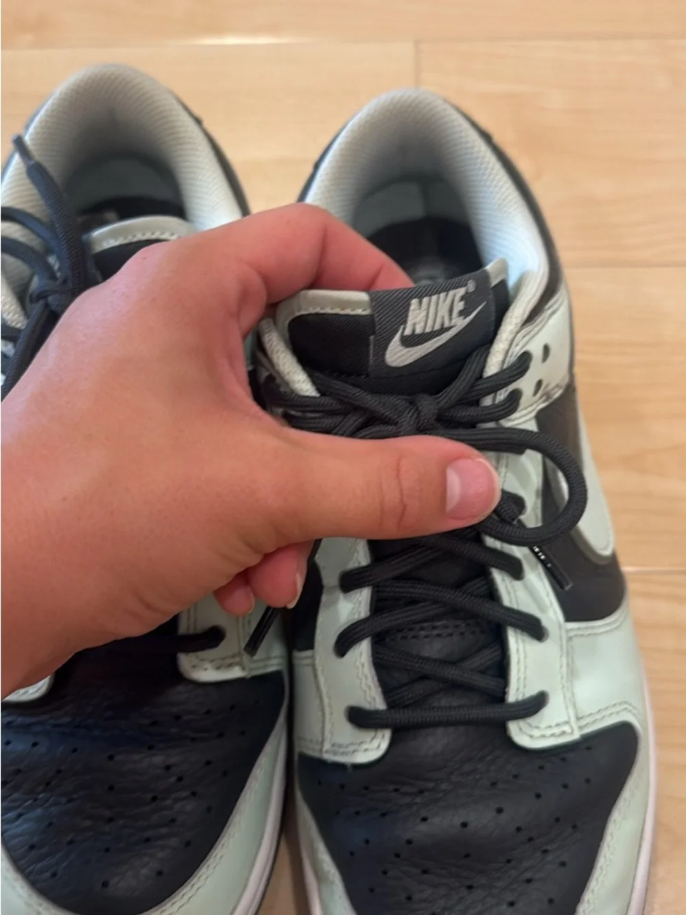NIKE - M7, W8.5- Low-Top dunks Sneakers in Mint and dark gray